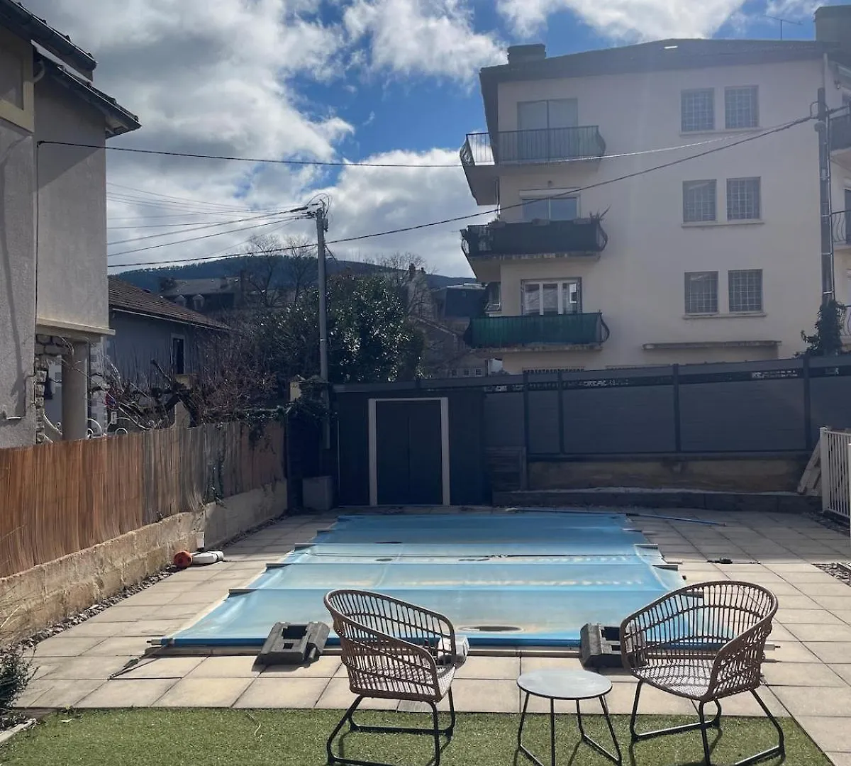 Chez Ambre Et Lulu - Appartement Centre Ville Avec Piscine Millau 0*,  France